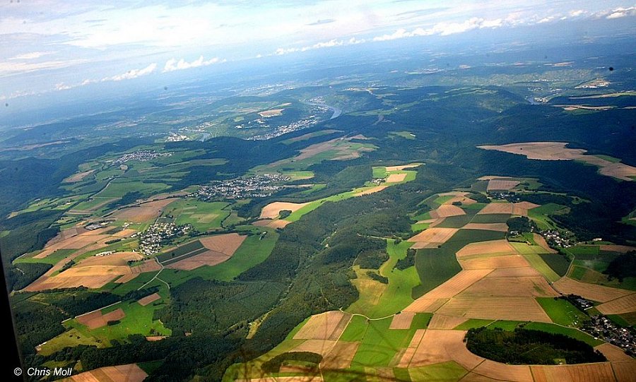 Hunsrück(aufgenommen am 8.8.2014 aus einer Ryanair-Maschine auf dem Weg nach Irland)